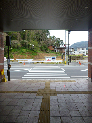 3北口を出たら横断歩道を渡ってから左へ0008.png